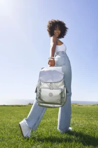 202109_KIPLING_NWIESNER_CAZ_JCA_04-600x900