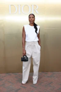 SE20230907_SEXETER_DIOR_CAZ_01-scaled